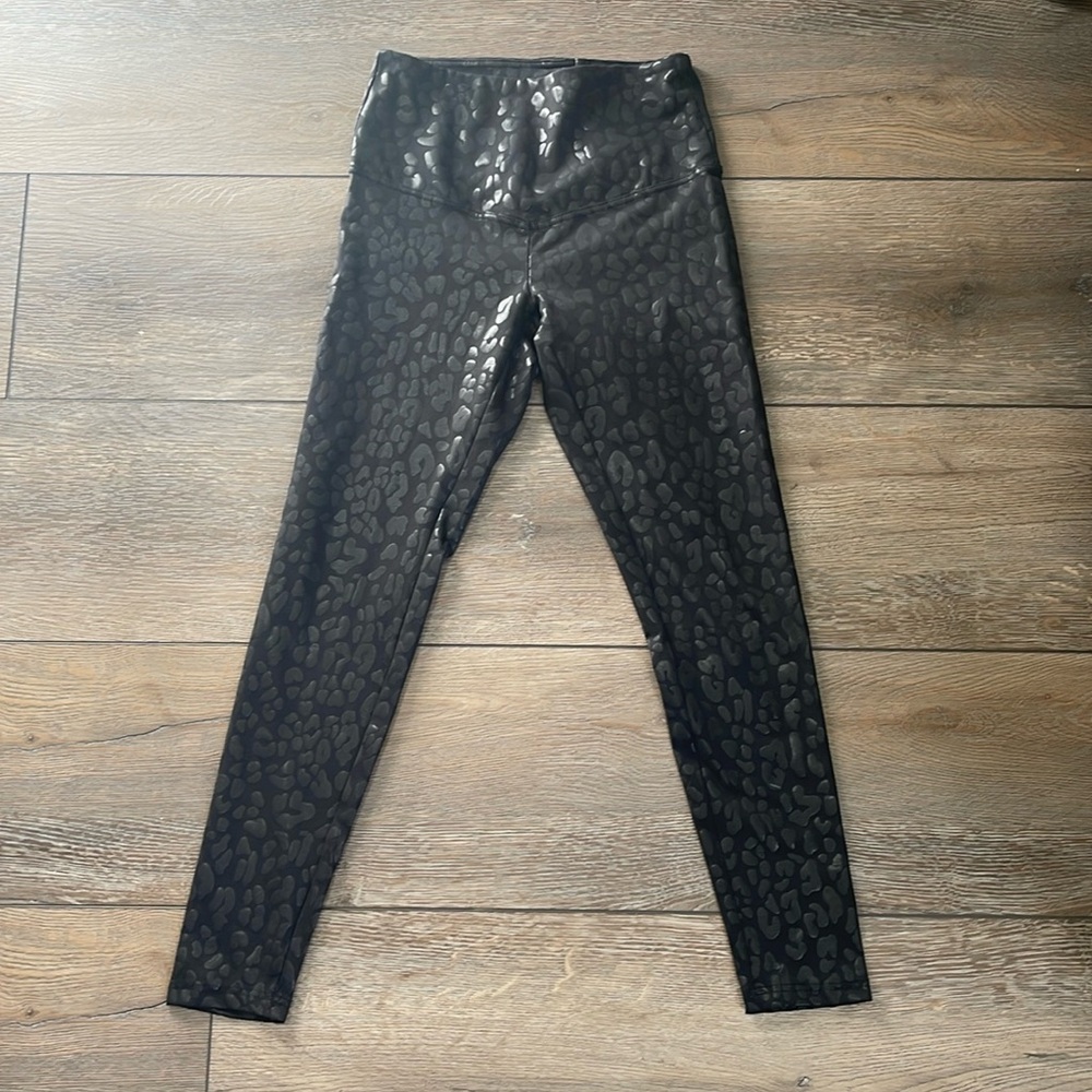 Black leopard leggings